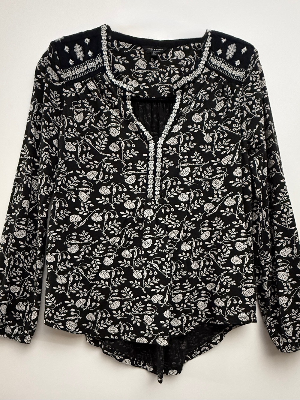 Lucky Brand Black & White Floral Print |Metallic Embroider Peasant Top | Size SP